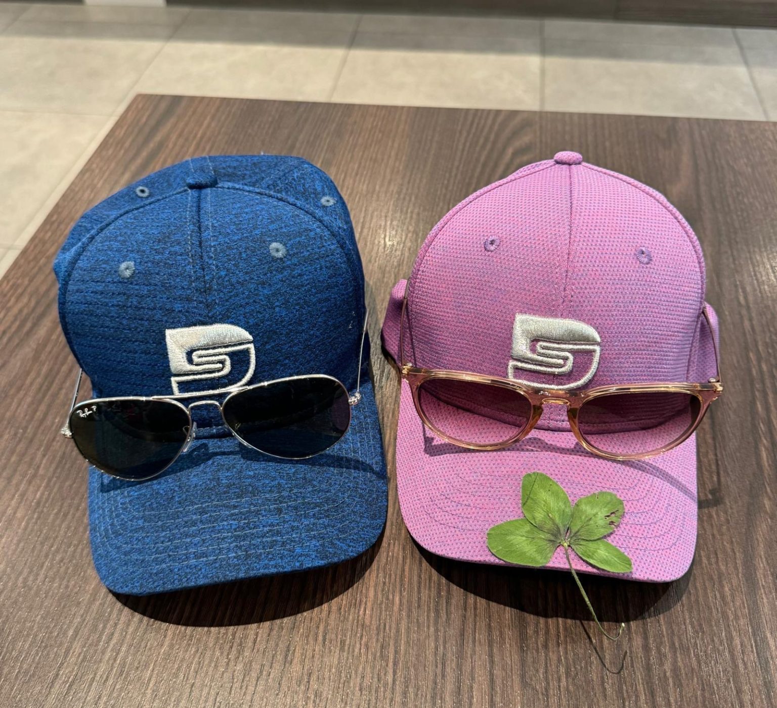 Les aventures des casquettes DEPAIR