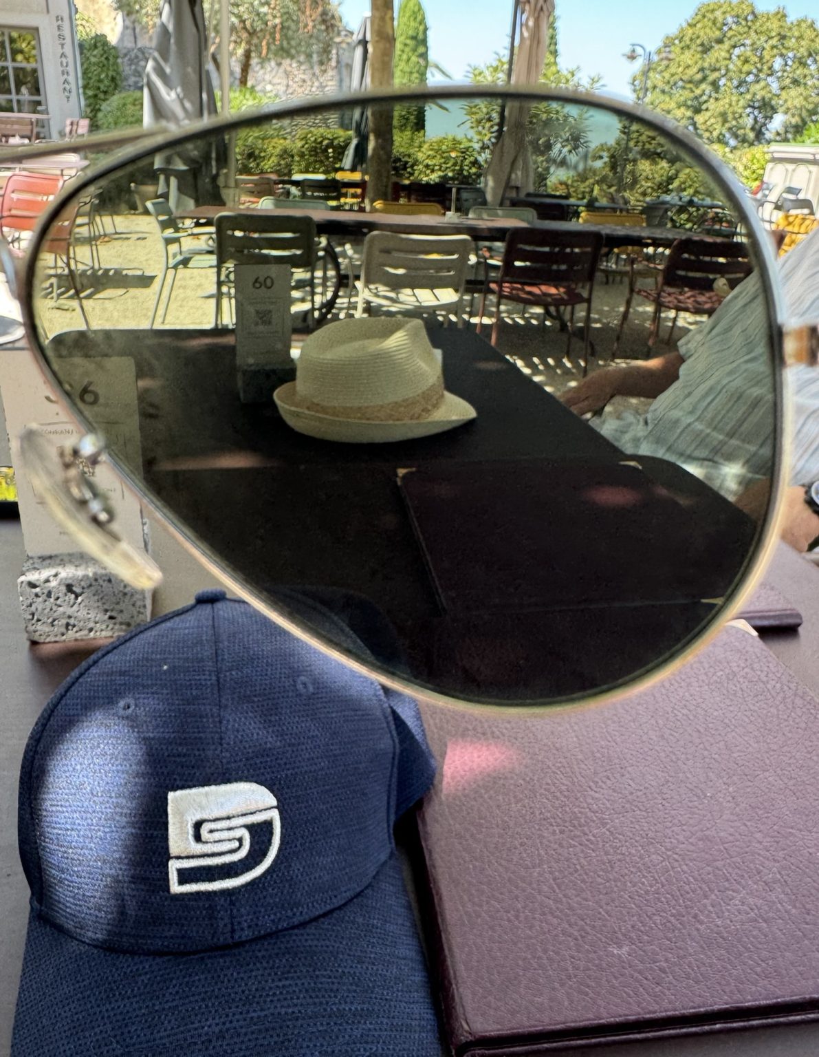 Les aventures des casquettes DEPAIR